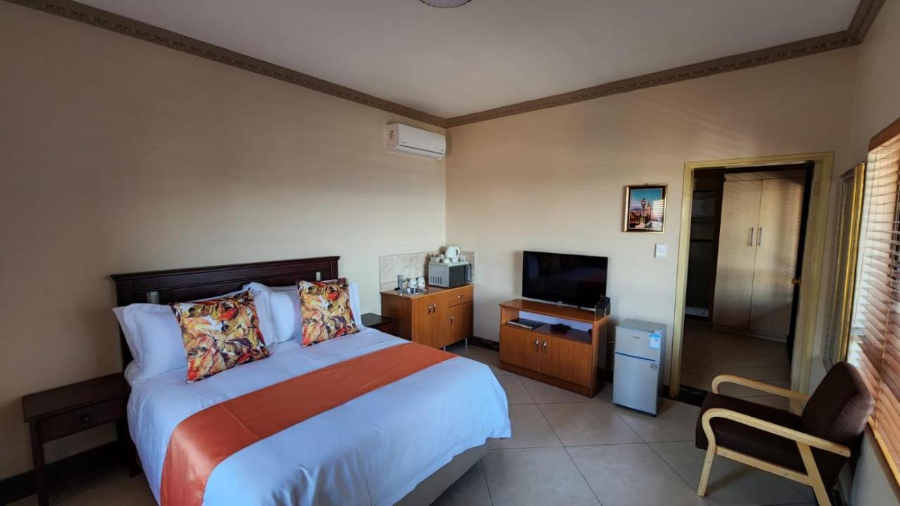 Lilypark Lodge Rustenburg Exterior photo